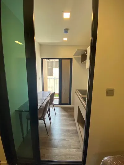 1-bed condo for rent near MRT Huai Khwang, photo 3 of 5