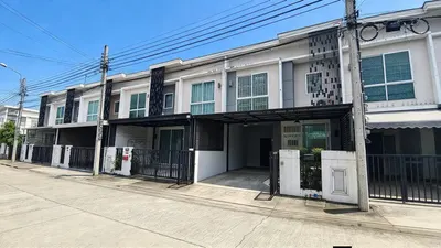 MRT 邦普站附近的3房独栋住宅出租，第1张，共5张
