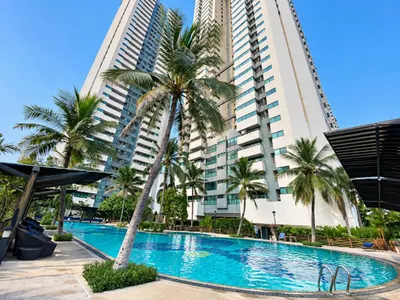 4-bed condo for sale near BTS Saint Louis, photo 1 of 5