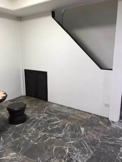 3-bed house for rent near MRT Huai Khwang, photo 3 of 5