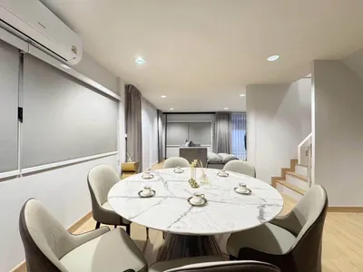 5-bed house for rent near MRT Huai Khwang, photo 7 of 8