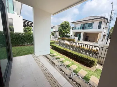 3-bed house for sale near BTS Bang Na, photo 2 of 5