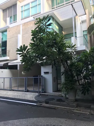 MRT 叻抛站附近的4房独栋住宅出租，第2张，共5张
