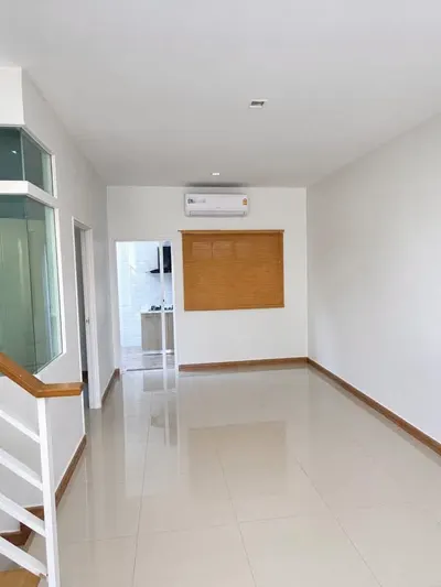 3-bed townhouse for sale at Golden Town Onnut-Pattanakan, photo 3 of 5