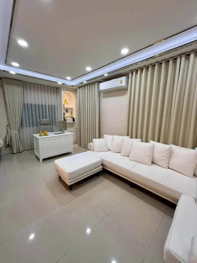4-bed house for rent near BTS Khu Khot, photo 2 of 5