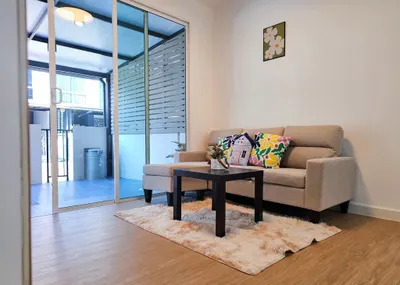 3-bed townhouse for sale near MRT Bang Phlu, photo 3 of 5