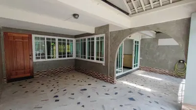 3-bed townhouse for rent near MRT Sukhumvit, photo 1 of 5