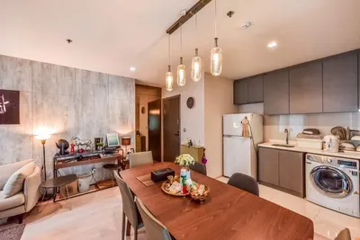 2-bed condo for rent near BTS Victory Monument, photo 2 of 5