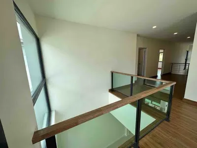 Maison 4 chambres à louer près de la station MRT Bang Kapi, photo 5 sur 5