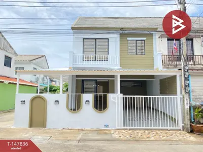 Maison de ville 3 chambres à vendre près de la station ARL Lat Krabang, photo 1 sur 5
