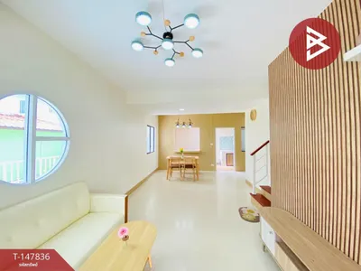 Maison de ville 3 chambres à vendre près de la station ARL Lat Krabang, photo 5 sur 5