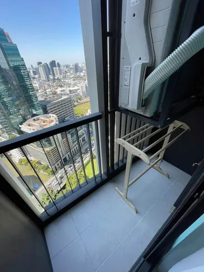 1-bed condo for rent at Life One Wireless, photo 7 of 8