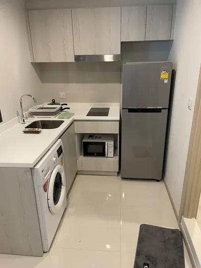 1-bed condo for rent at Life One Wireless, photo 5 of 8