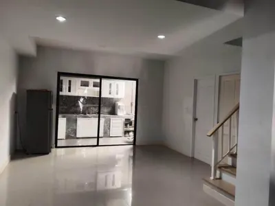 3-bed condo for rent near MRT Thipphawan, photo 2 of 5
