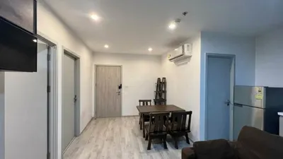 Condo 2 chambres à vendre près de la station MRT Bang Khun Non, photo 2 sur 5