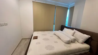 Condo 2 chambres à vendre près de la station MRT Bang Khun Non, photo 3 sur 5