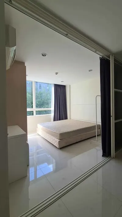 ให้เช่าคอนโดสตูดิโอ ELEMENTS SRINAGARINDRA CONDO รูปที่ 1 จาก 4