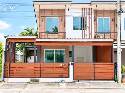 3-bed house for sale near BTS Khu Khot, photo 1 of 5