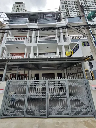 ให้เช่าทาวน์เฮาส์ 4 ห้องนอน ใกล้ MRT บางพลัด รูปที่ 2 จาก 5