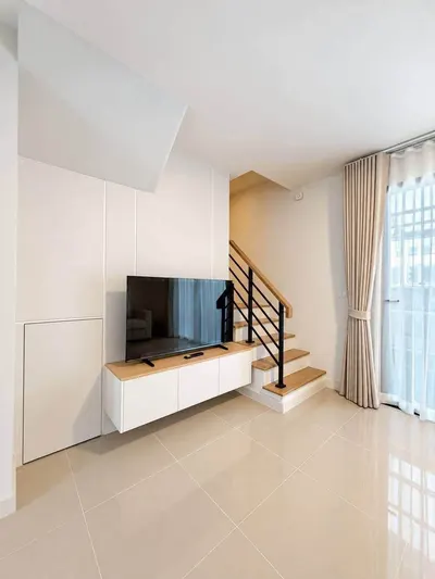 Maison de ville 3 chambres à louer à Pleno Sukhumvit-Bangna 2, photo 2 sur 5