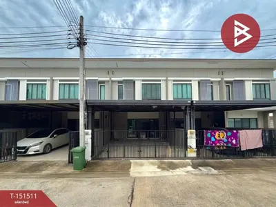 3-bed townhouse for sale near BTS Khu Khot, photo 1 of 5