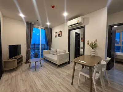 2-bed condo for rent near MRT Huai Khwang, photo 10 of 15
