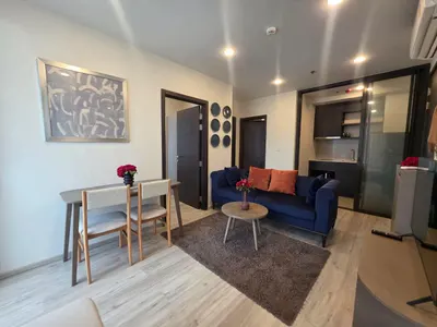 2-bed condo for rent near MRT Huai Khwang, photo 3 of 15