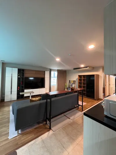 2-bed condo for rent near BTS Ari, photo 2 of 5