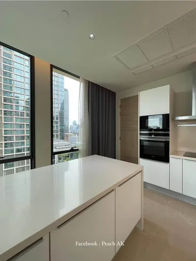 2-bed condo for rent near BTS Chit Lom, photo 3 of 5