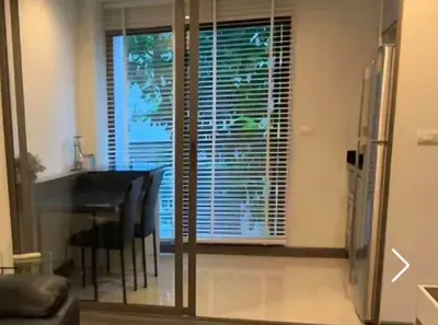 Condo 1 chambre à louer près de la station MRT Sukhumvit, photo 3 sur 5
