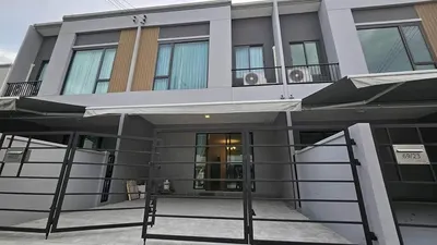 Pleno Sukhumvit-Bangna 2の3ベッドルームタウンハウス（賃貸）、写真1/5