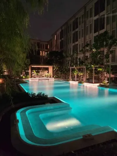 Condo 1 chambre à louer près de la station MRT Bang Khun Non, photo 2 sur 5