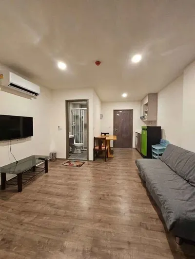 Condo 1 chambre à louer près de la station MRT Bang Khun Non, photo 3 sur 5
