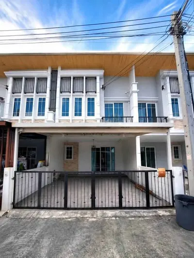 โกลเด้น ทาวน์ รามอินทรา-คู้บอน Golden Town Ramintra-Khubon的4房独栋住宅出租，第1张，共5张