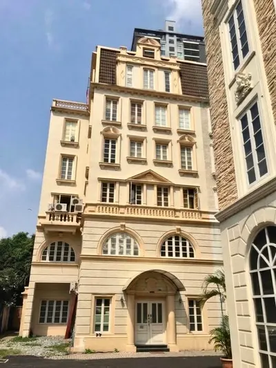 Commercial space for rent near MRT Huai Khwang, photo 1 of 3