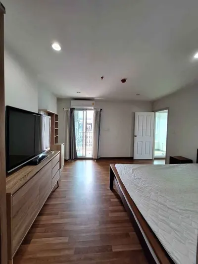 1-bed condo for rent at Regent Home Bangson 27, photo 4 of 7