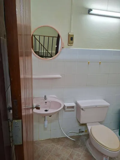 2-bed townhouse for rent near MRT Wong Sawang, photo 3 of 5