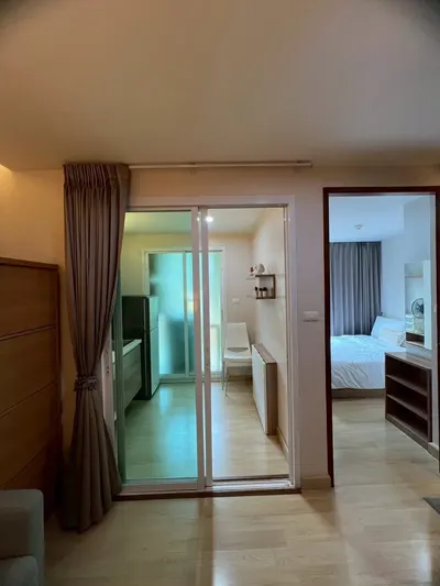 Condo for rent near MRT Huai Khwang, photo 5 of 5
