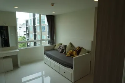 2-bed condo for sale near MRT Suan Luang Rama IX, photo 3 of 5