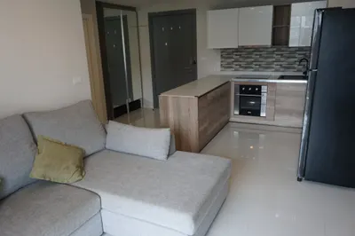 2-bed condo for sale near MRT Suan Luang Rama IX, photo 2 of 5