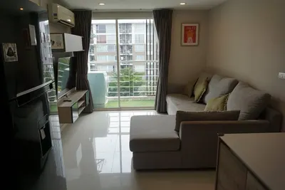 2-bed condo for sale near MRT Suan Luang Rama IX, photo 1 of 5