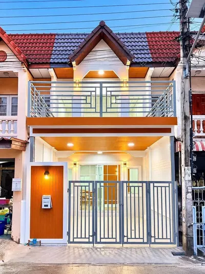 MRT 邦拉艾站附近的3房独栋住宅出售，第1张，共5张