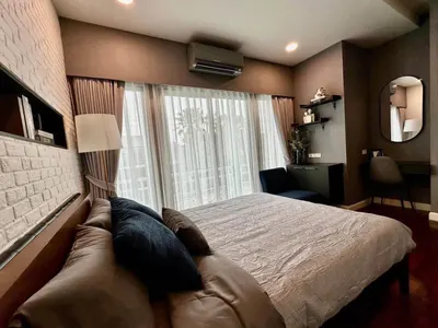 ARL 拉卡邦站附近的5房独栋住宅出租，第2张，共5张