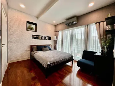 ARL 拉卡邦站附近的5房独栋住宅出租，第4张，共5张