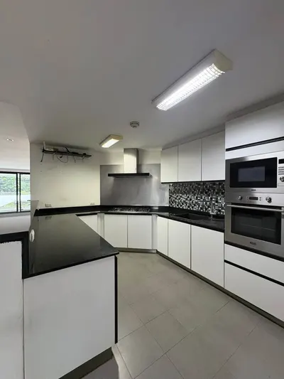 2-bed condo for sale near BTS Bang Na, photo 4 of 5