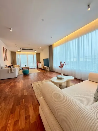 2-bed condo for rent near BTS Phrom Phong, photo 1 of 5