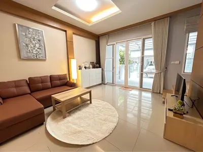 3-bed townhouse for rent at Baan Klang Muang S-Sense Rama 9-Ladprao, photo 2 of 5