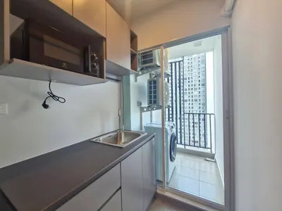 1-bed condo for rent at Regent Home Bangna, photo 3 of 5
