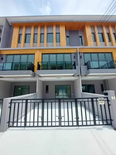 ให้เช่าทาวน์เฮาส์ 3 ห้องนอน ใกล้ ARL บ้านทับช้าง รูปที่ 1 จาก 5