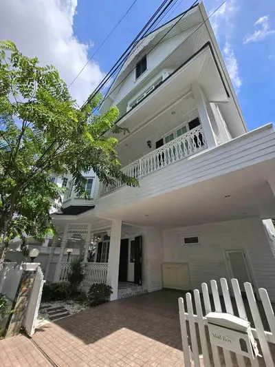 4-bed house for rent in Bangkok, photo 1 of 5
